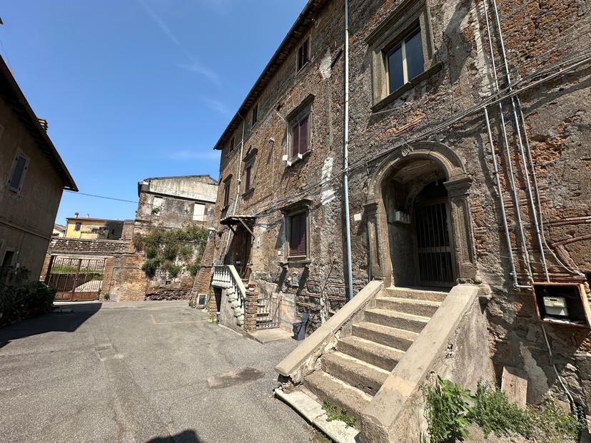 Trilocale in Via di Corte  18, Nepi — foto 3 di 5