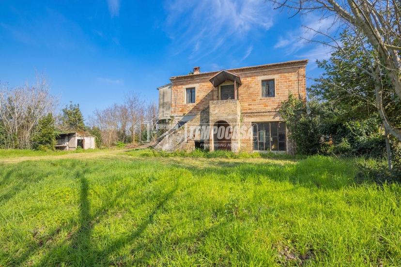 Casa colonica in Via delle Colonne 1, Falconara Marittima — foto 4 di 5