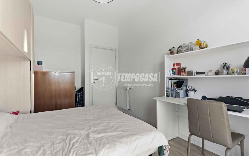 Trilocale in Alzaia Naviglio Pavese, Milano