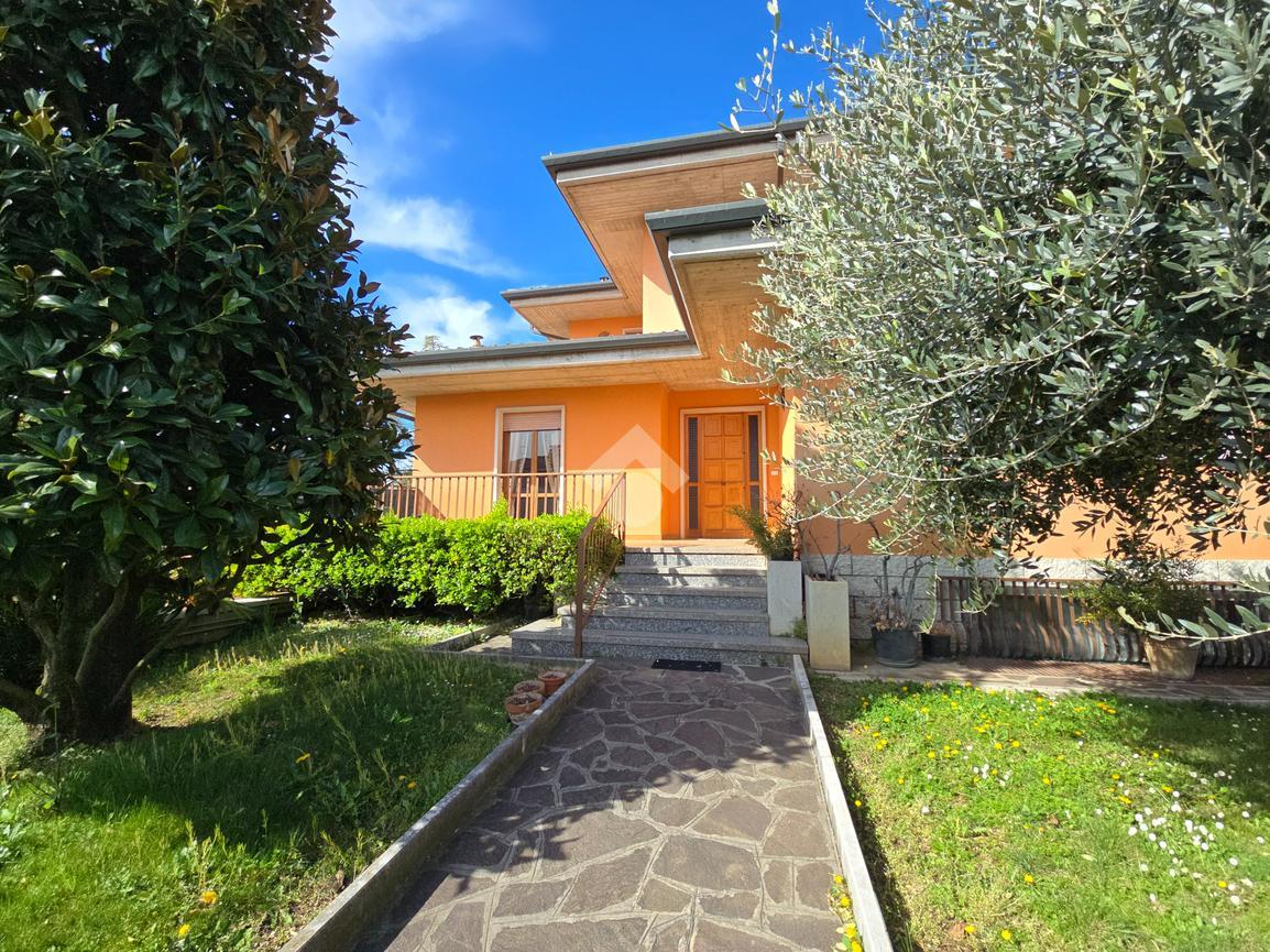 Villa in Via Gioacchino Rossini 11, Pescantina