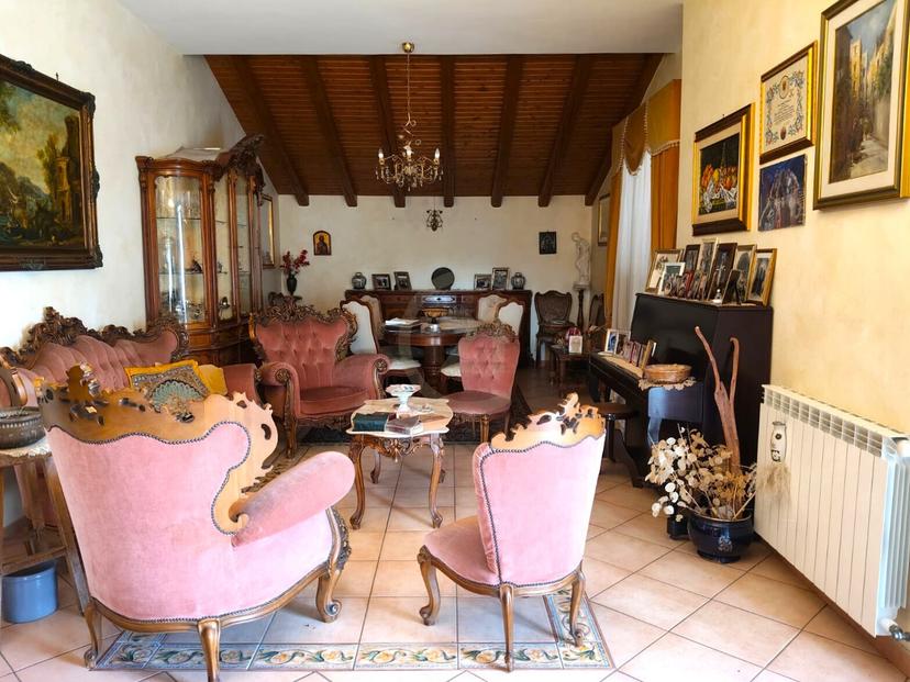 Villa in Via Vecchiuzzi 8, Aci Sant'Antonio — foto 4 di 5