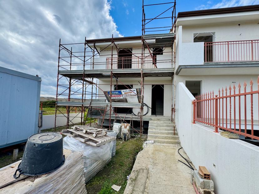 Villa bifamiliare in Via Garrisi Snc, Milazzo — foto 2 di 5