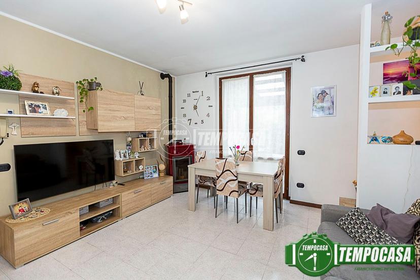 Villa a schiera in Via F. Petrarca, Palazzo Pignano — foto 2 di 5