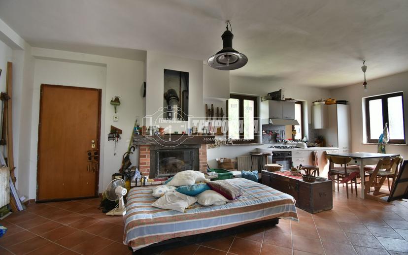 Casa indipendente in Contrada Colvenale 18, Camporotondo di Fiastrone — foto 3 di 5