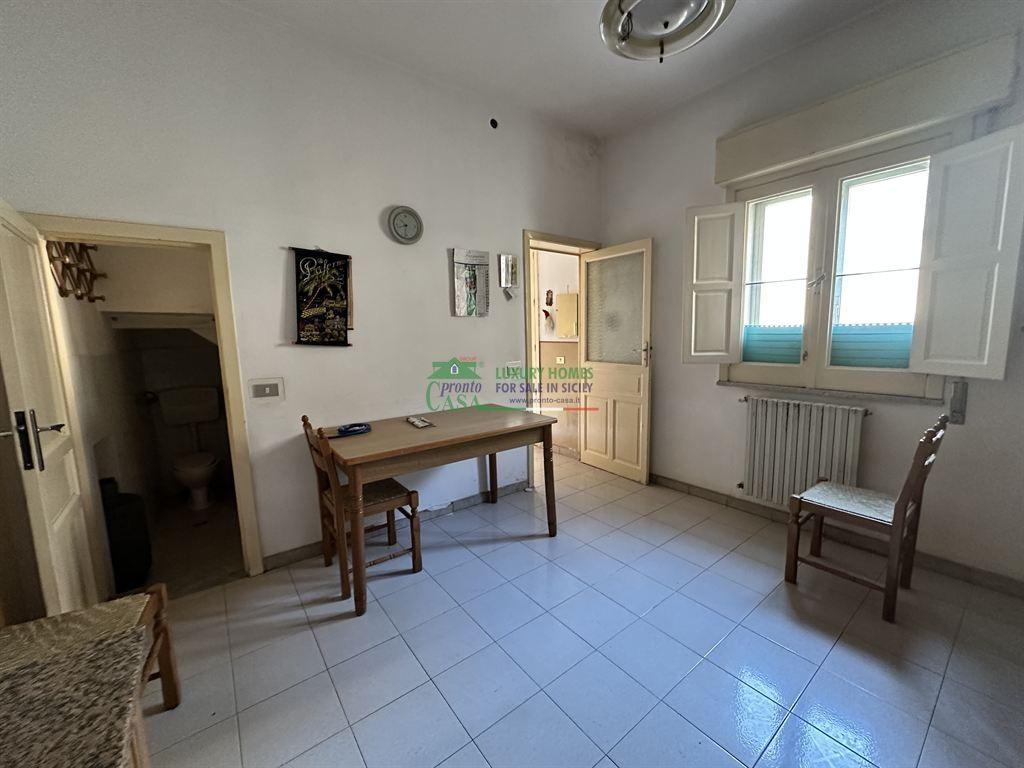 Casa indipendente in Via Giovanni Bovio, Giarratana