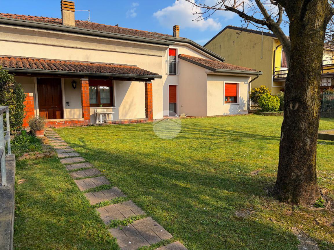 Villa in Via Roma 44, Castel d'Azzano
