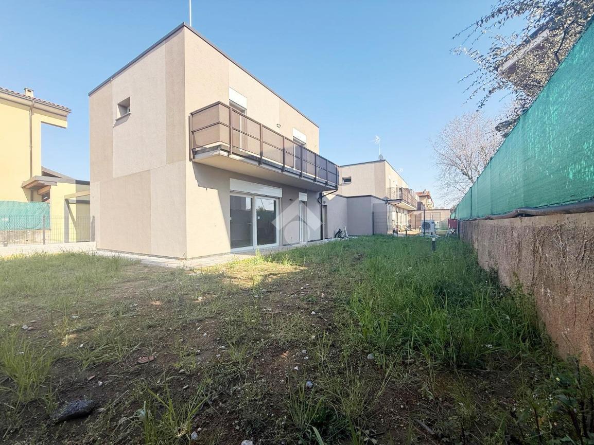 Villa a schiera in Via Roma, Limido Comasco