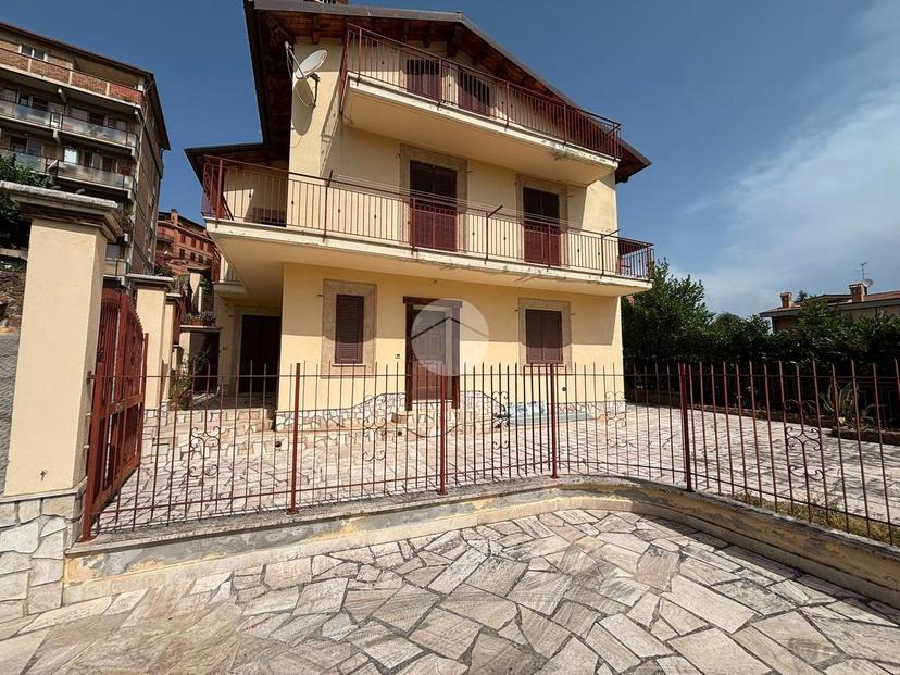 Trilocale in Via Costagrande 6, Monte Porzio Catone