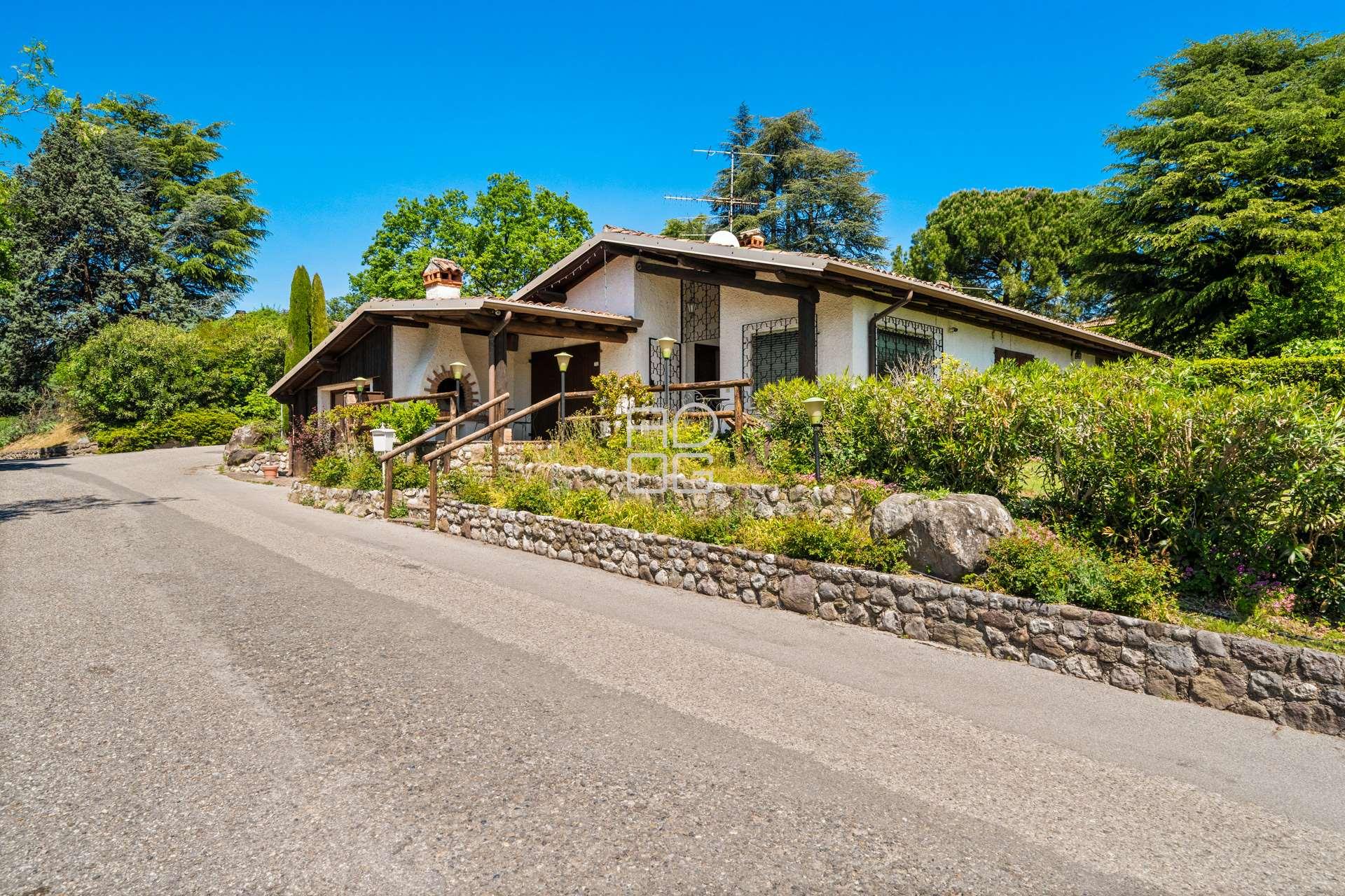 Villa unifamiliare in Via Dante Alighieri 15, Padenghe sul Garda