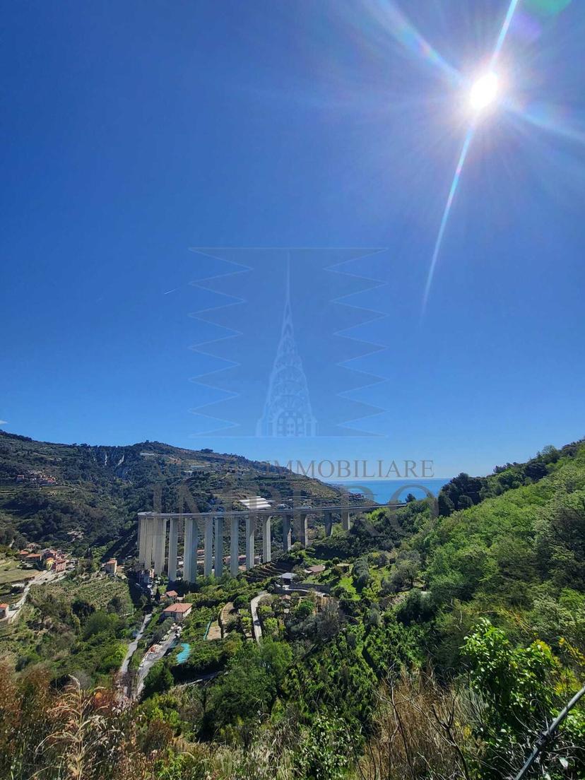 Casa indipendente in Via Felice Cascione, Ventimiglia — foto 4 di 5