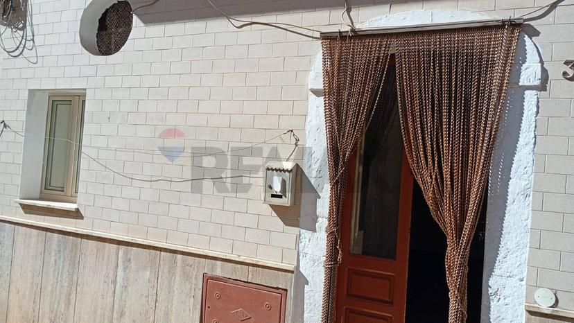 Casa indipendente in Via Rossini 9, San Michele Salentino — foto 2 di 5