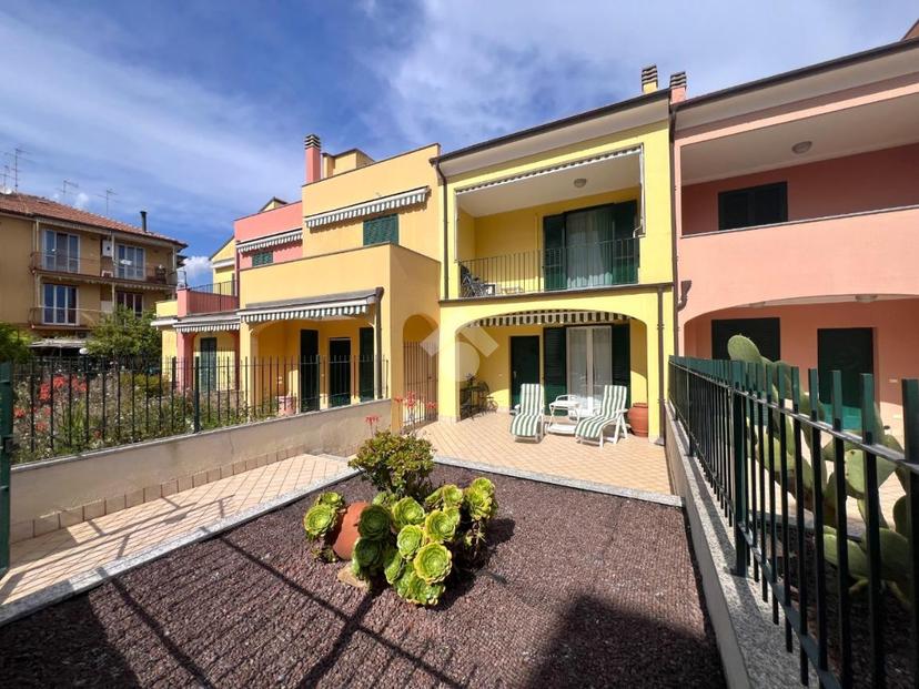 Villa a schiera in Via Gozzano 16, Loano — foto 3 di 5