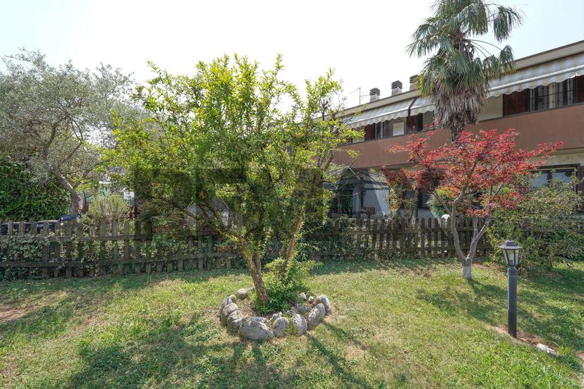 Trilocale in Via Ugo Foscolo 19, Boltiere — foto 2 di 5