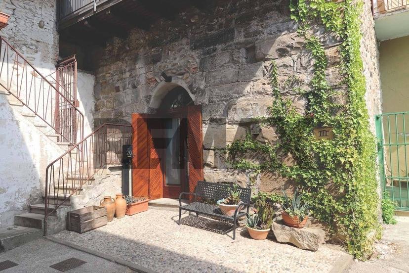 Trilocale in Via Torre 30, Brembate di Sopra — foto 2 di 5