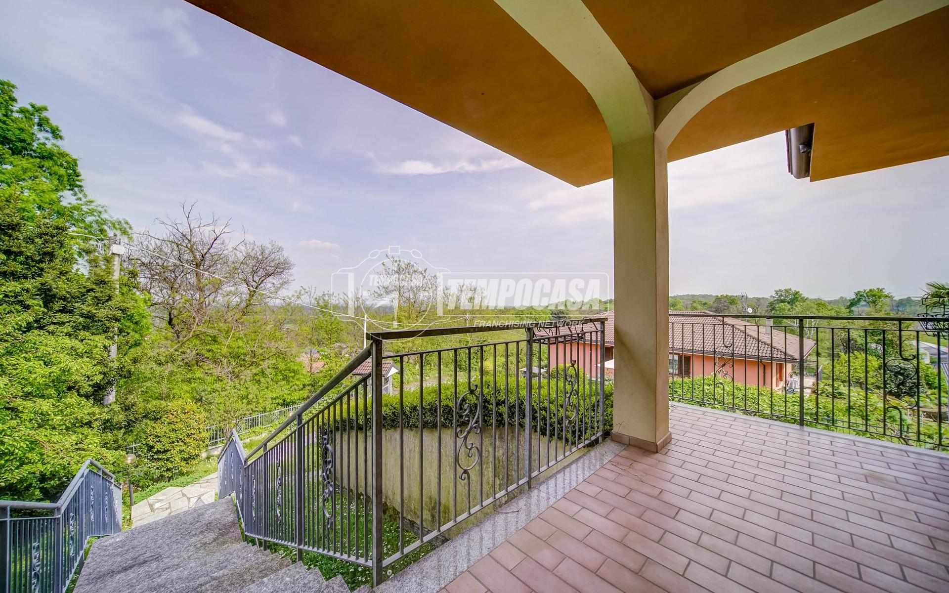 Villa in Via Giordano Bruno, Borgo Ticino