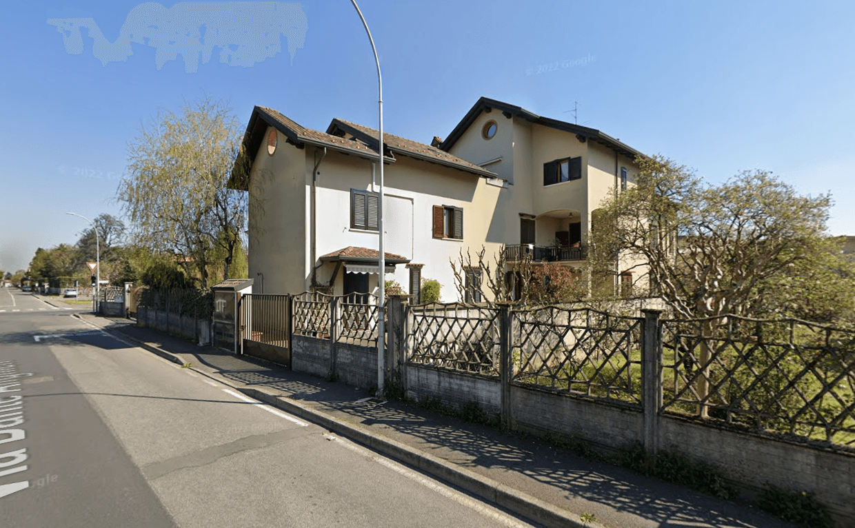 Stanza in appartamento in Via Adamello, Vedano al Lambro