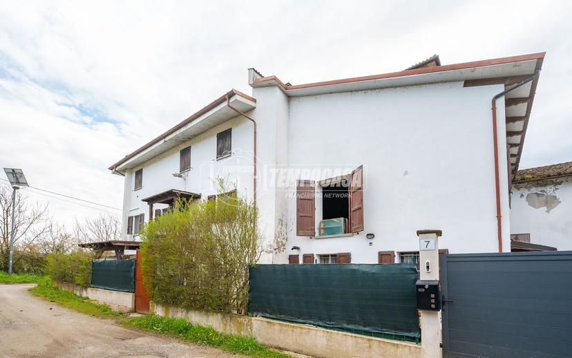Casa indipendente in Via Colombaro, Scandiano
