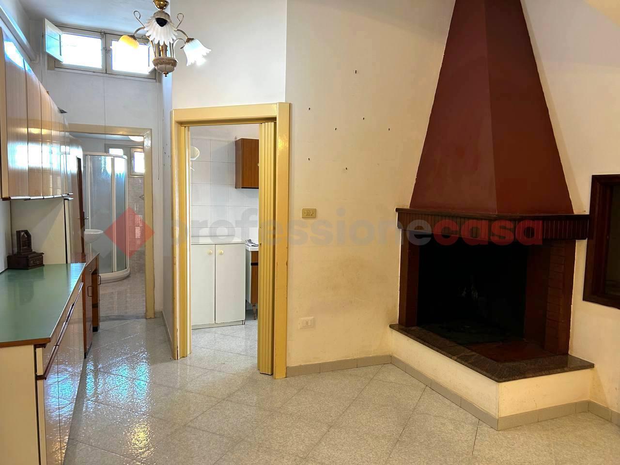 Casa indipendente in Via Elena di Savoia, Muro Leccese