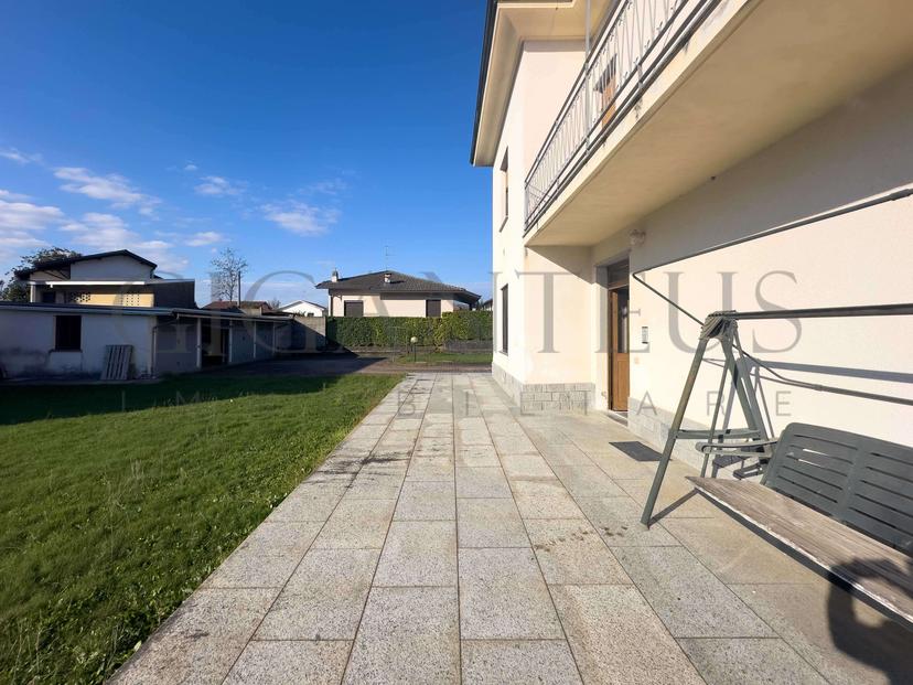 Villa bifamiliare in Via Segantini 1, Tradate — foto 4 di 5