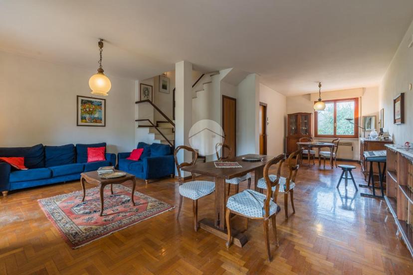 Villa a schiera in Via C. Alvaro 17, Fano
