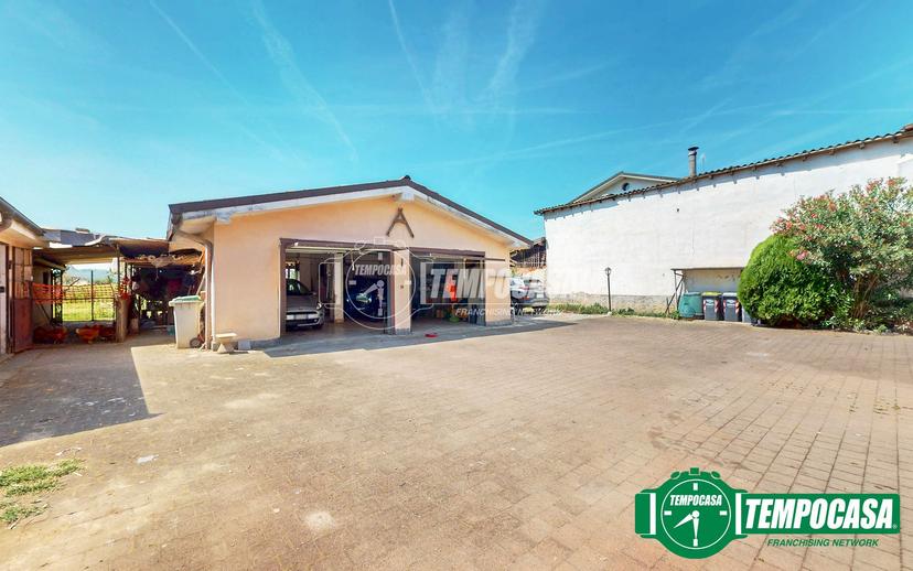 Casa indipendente in Strada di Cassano 104, Novi Ligure — foto 2 di 5