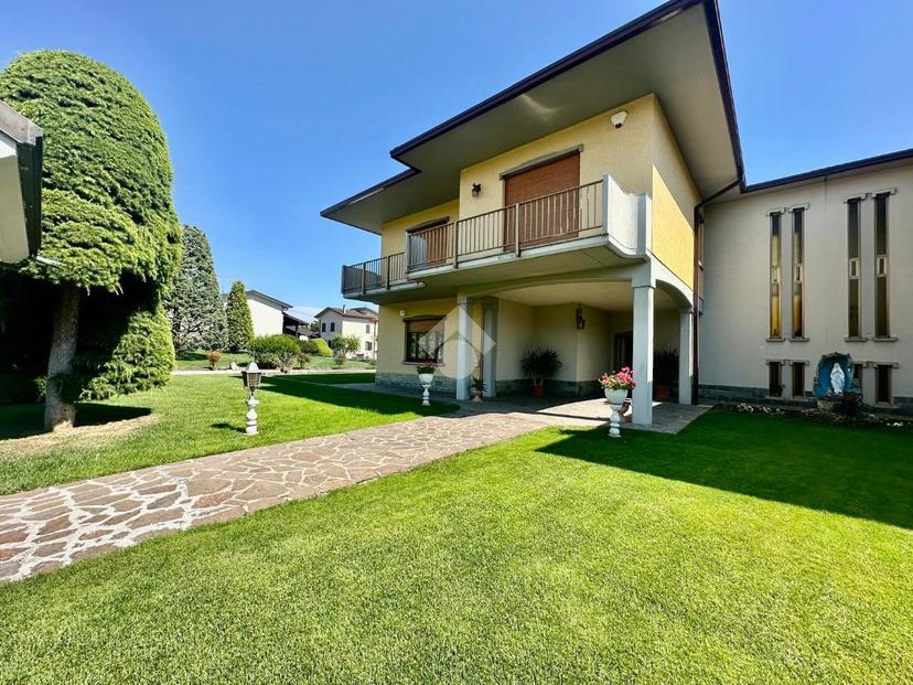 Villa in Via Locatelli 64, Martinengo — foto 2 di 5