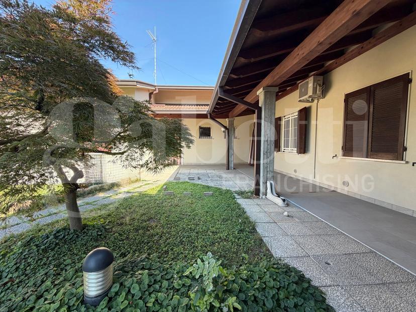Trilocale in Via Donatori del Sangue 6, Manerbio