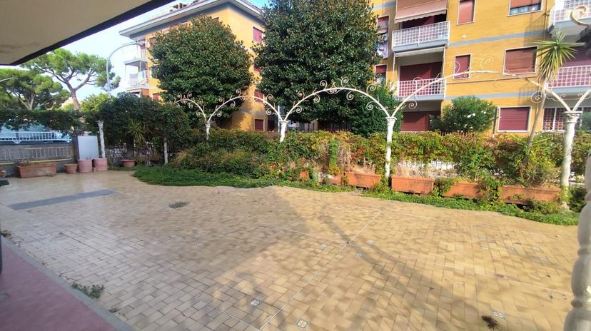 Appartamento in Via F. Petrarca, Loano