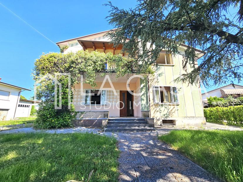 Villa in Via Quattro Novembre, 17, San Martino al Tagliamento — foto 3 di 5