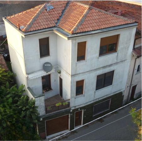 Villa in Via Andrea Moretti, Pietra de' Giorgi