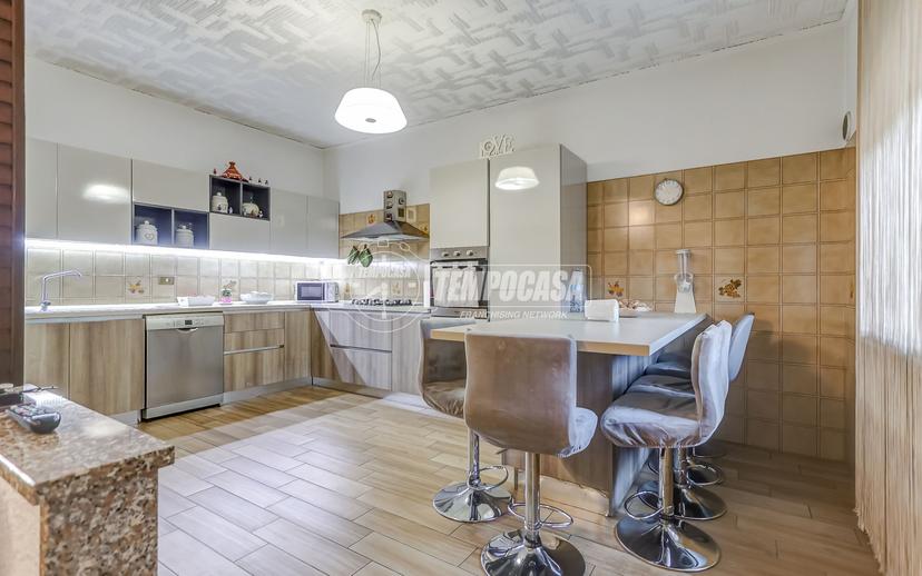 Casa indipendente in Vicolo Addolorata 22, Cardano al Campo — foto 2 di 5