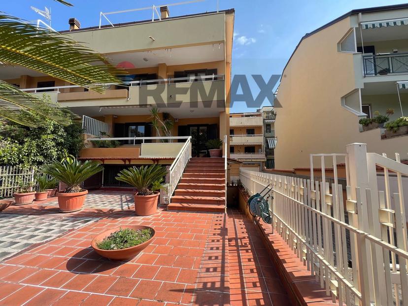 Villa a schiera in Gregorio Mendel 49, Caserta — foto 2 di 5