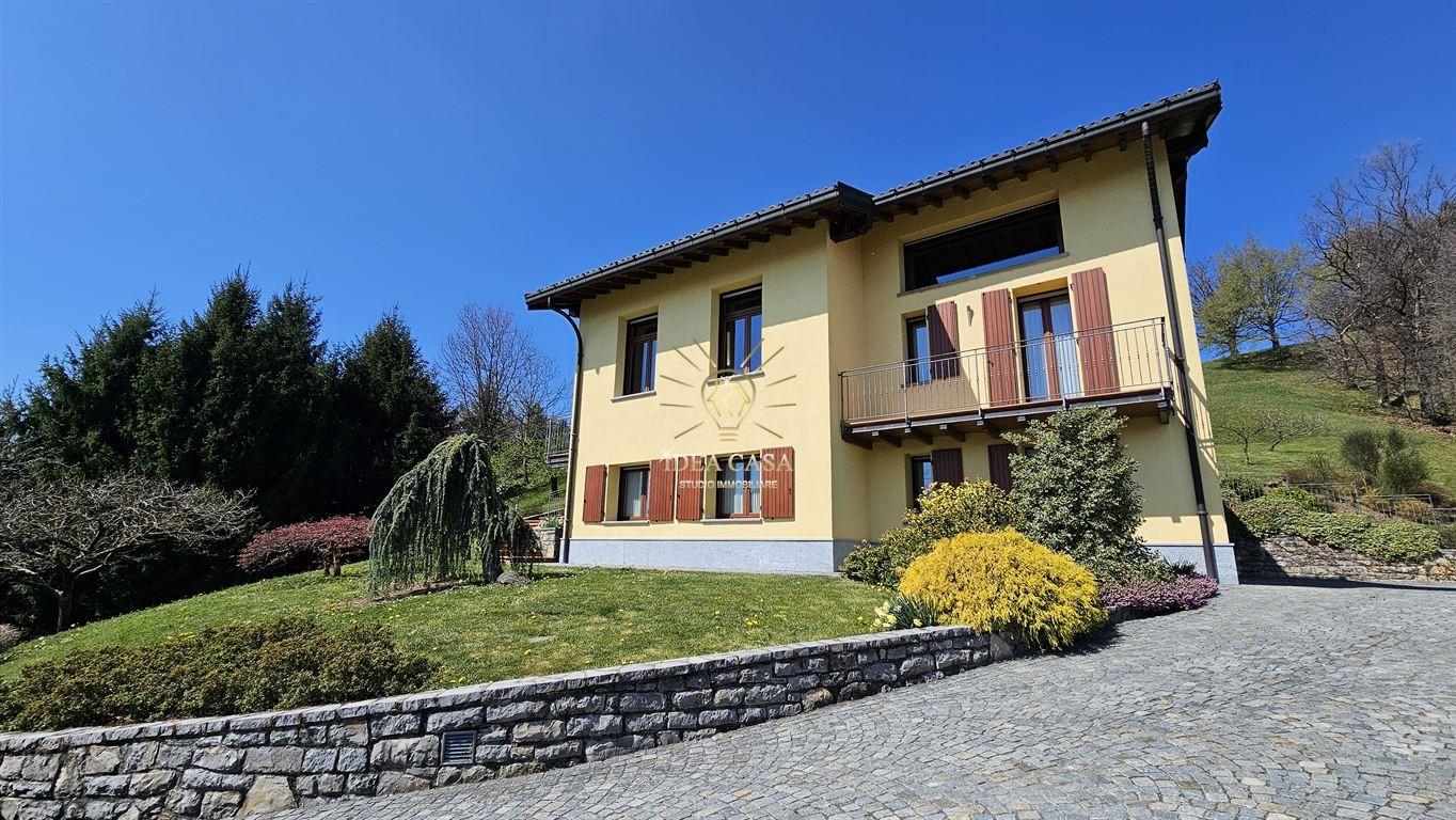 Villa in Via Prati di Valcava, Val Brembilla