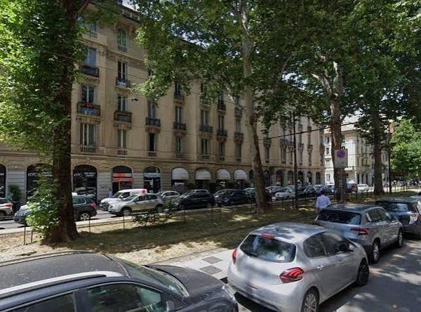 Quadrilocale in Viale Premuda, Milano