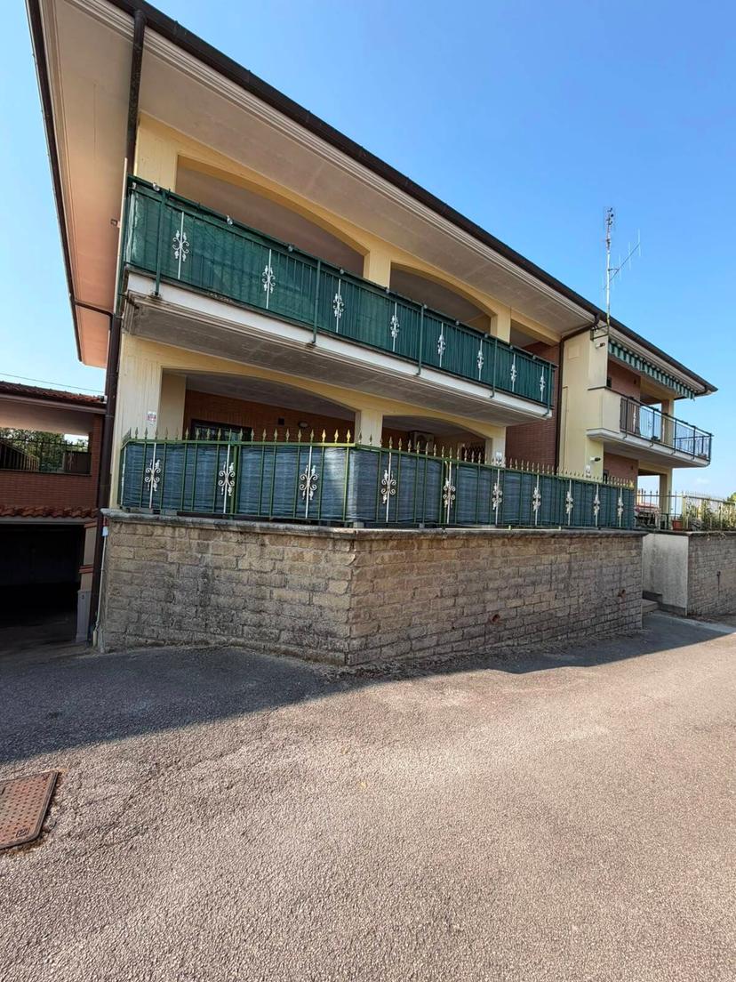 Trilocale in Via Don Luigi Sturzo 19, Lanuvio — foto 3 di 5