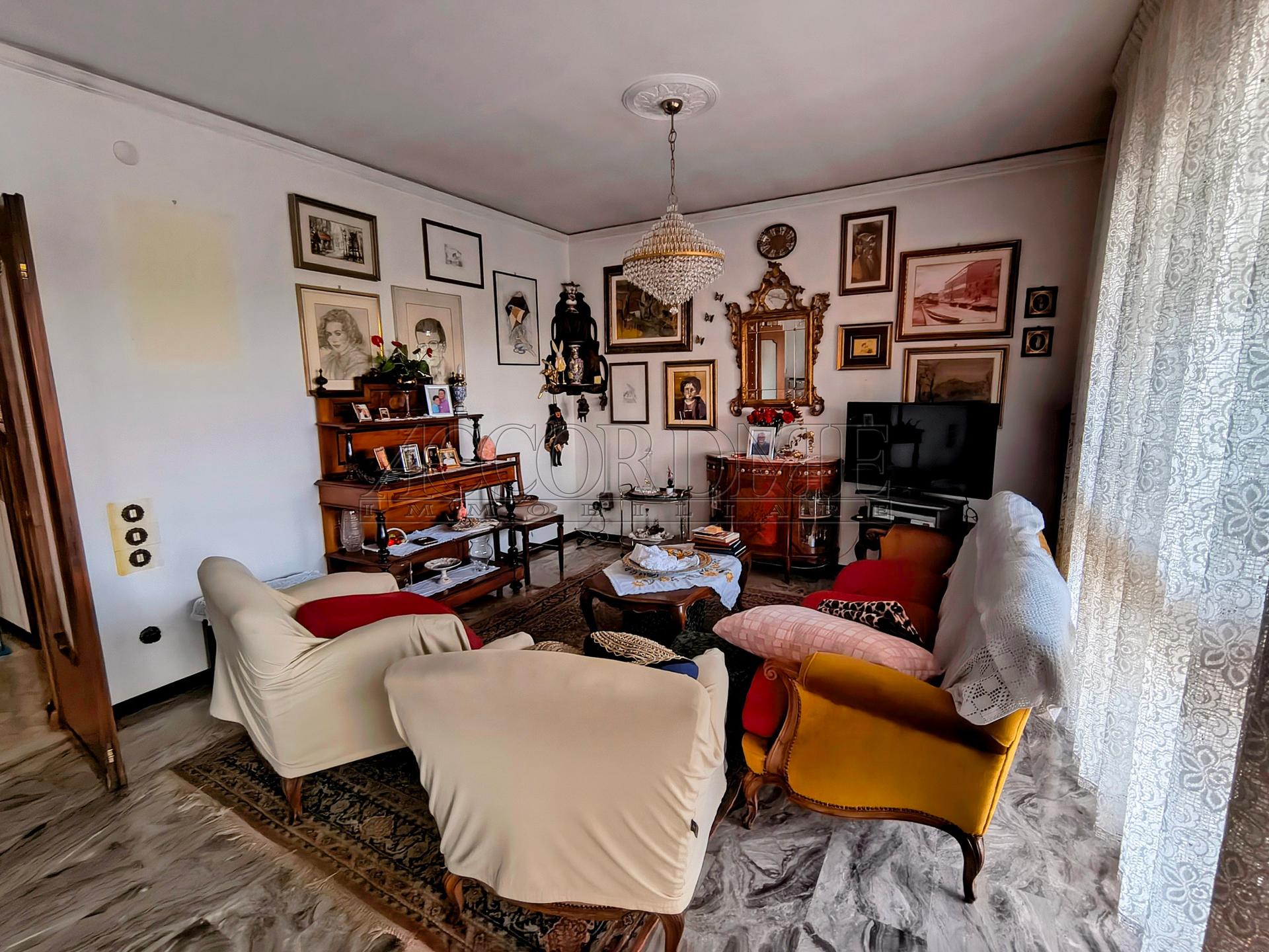 Casa indipendente in Via Altichieri da Zevio, Padova