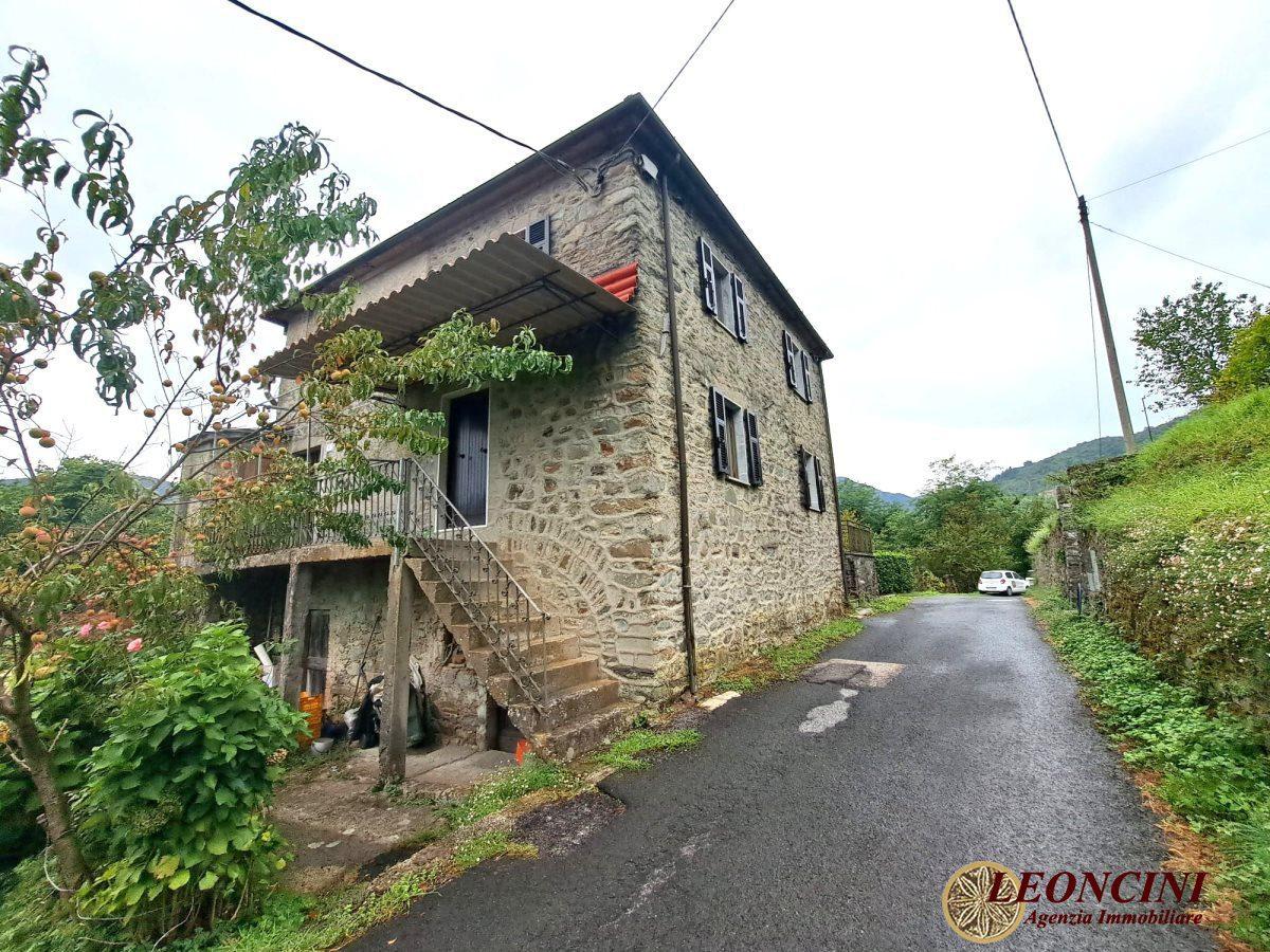 Casa indipendente in Loc. Villa 86, Tresana