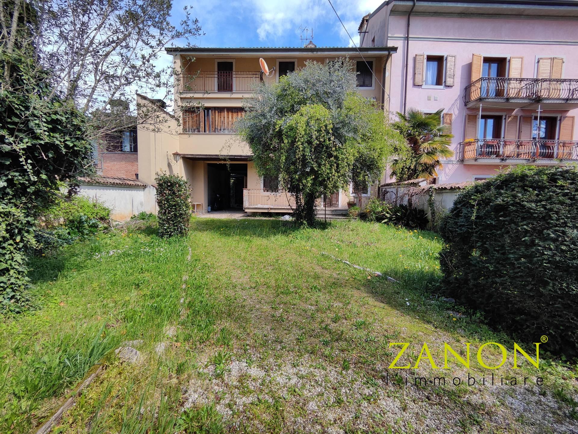 Casa indipendente in Viale XX Settembre 34, Gorizia