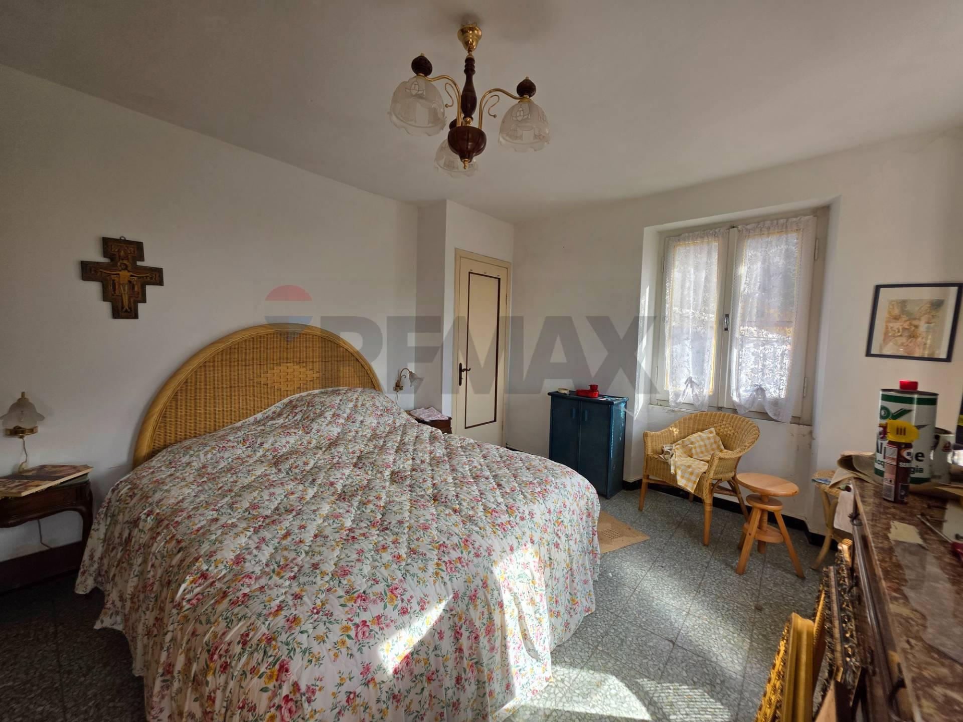 Casa indipendente in Frazione Roccatagliata 118, Neirone