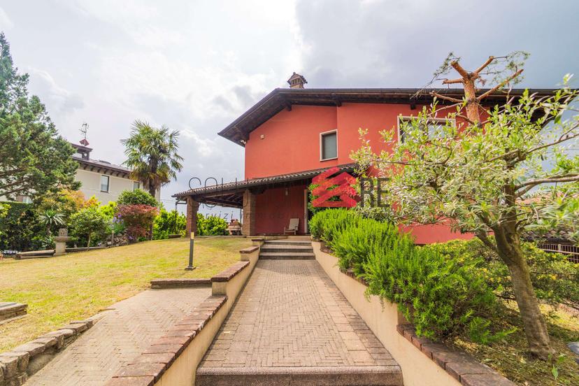 Villa unifamiliare in Via Umberto  12, Mezzomerico — foto 4 di 5