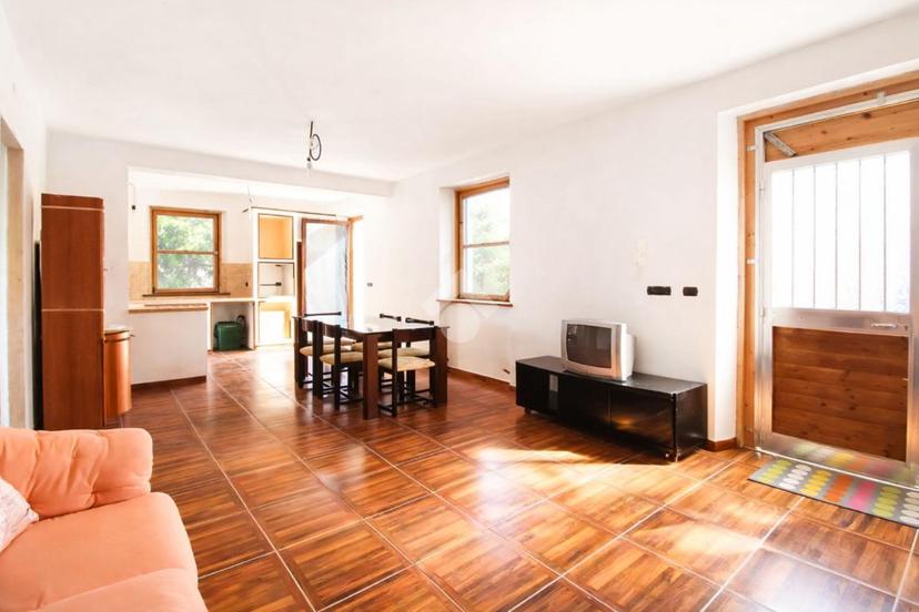 Quadrilocale in Via Tevere 34, Monte Urano — foto 3 di 5