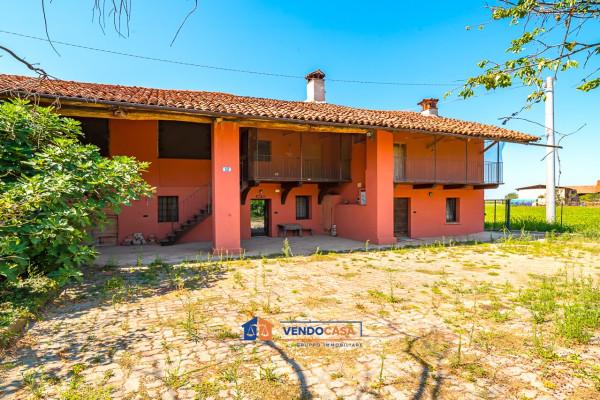 Cascina in Via Vecchia di San Vitale 51, Busca — foto 2 di 5