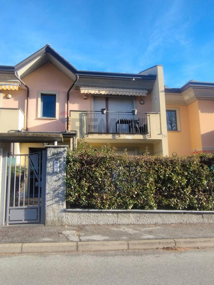 Trilocale, Laveno-Mombello — foto 4 di 5