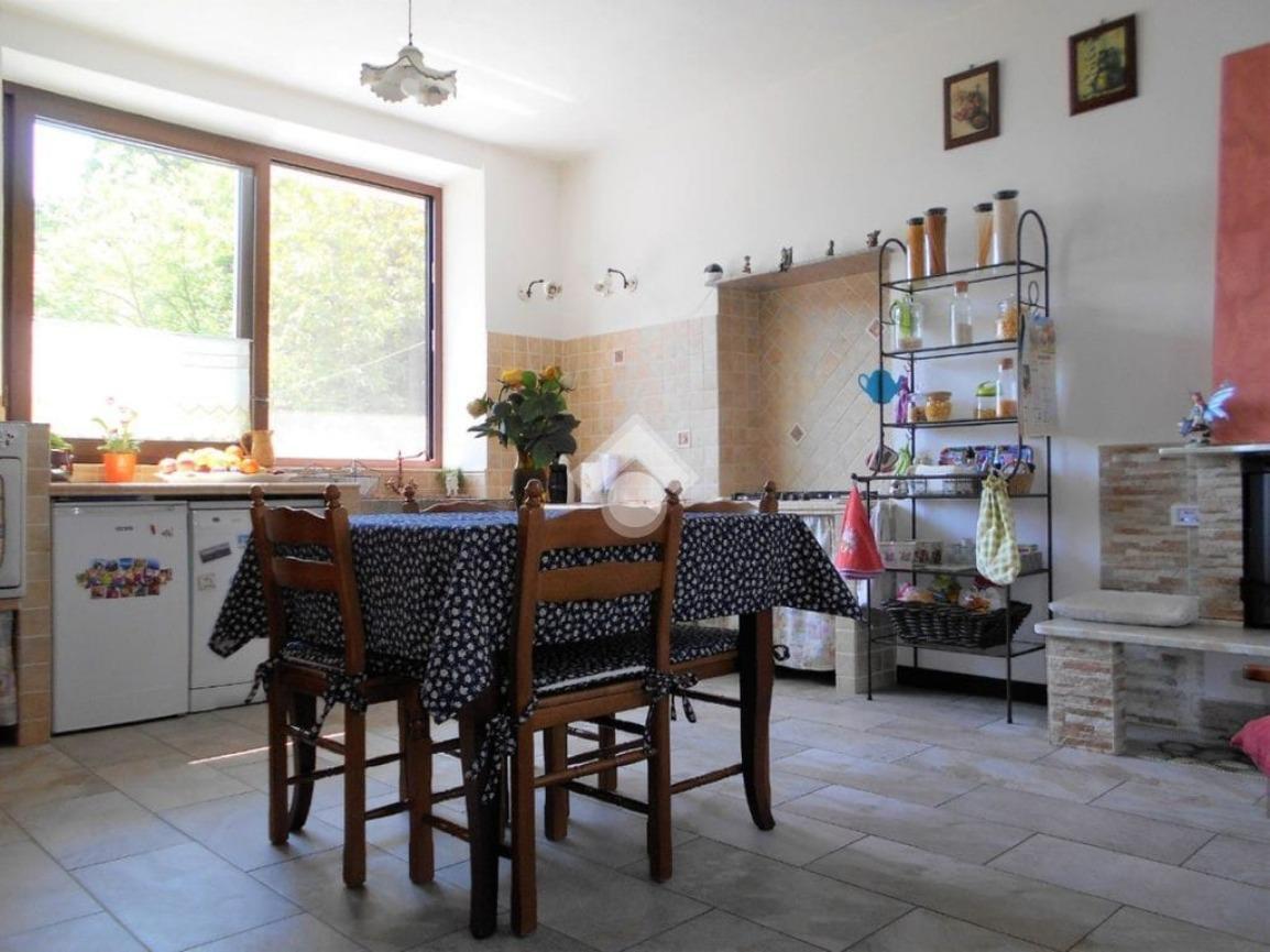 Casa indipendente in Via Chiapparo 40, Pornassio