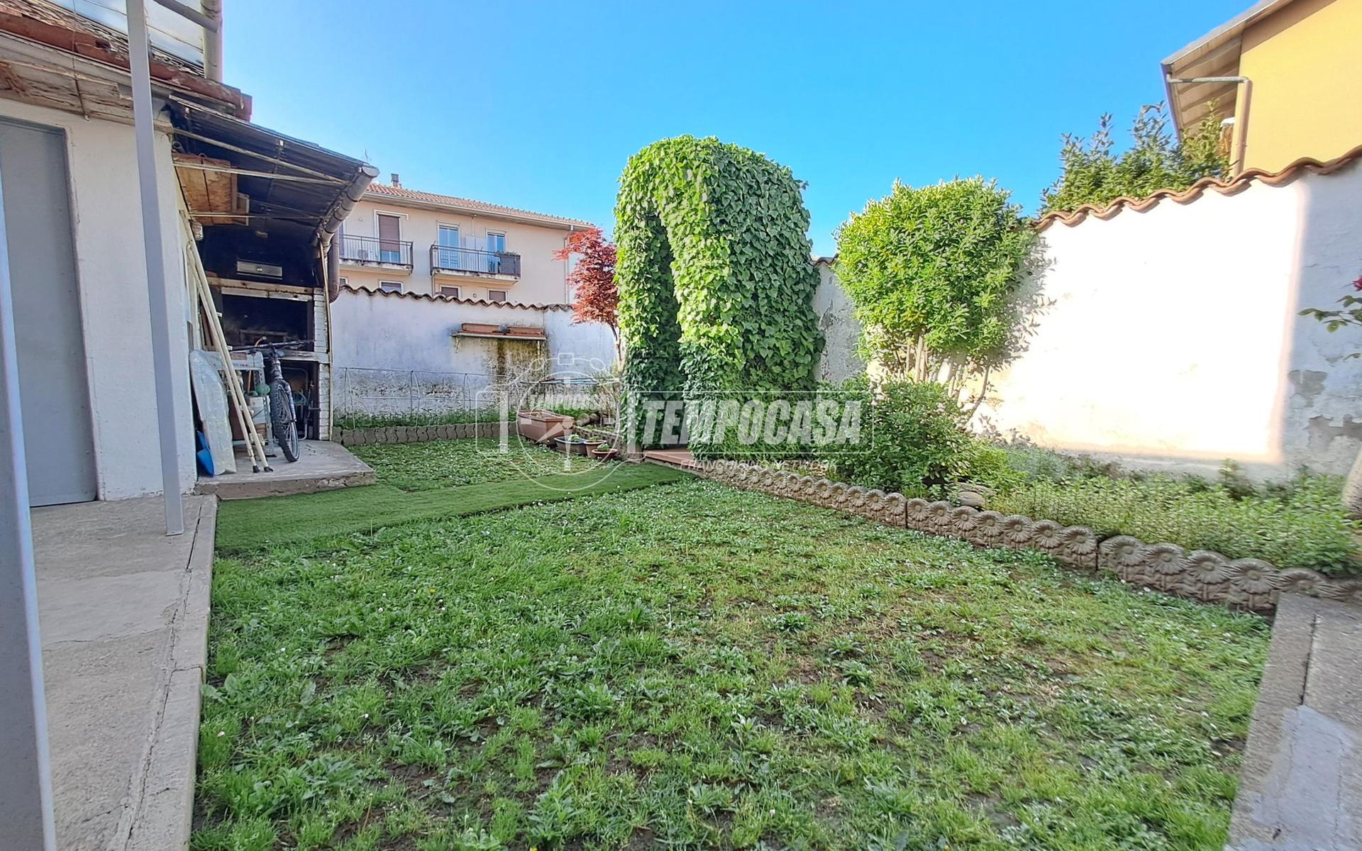 Casa indipendente in Via Carlo Felice Trossi, Gaglianico