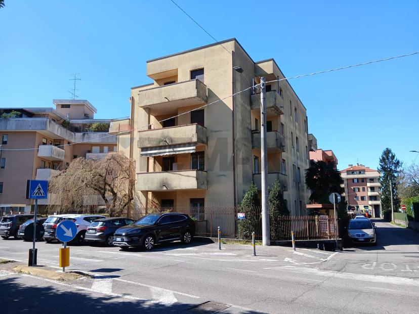 Trilocale in Via Napoleone Ruberto 37, Cardano al Campo — foto 3 di 5
