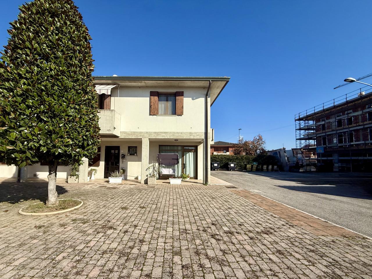 Villa a schiera in Via Ponticello, Este