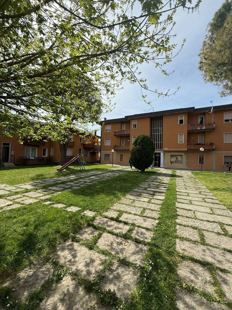 Trilocale, Longare