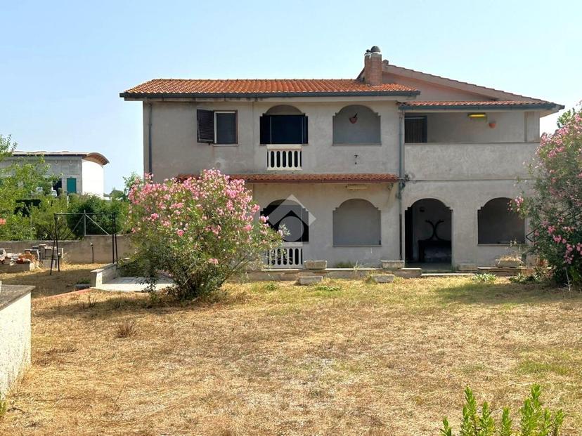 Villa in Via Giannutri 4, Aprilia — foto 3 di 5