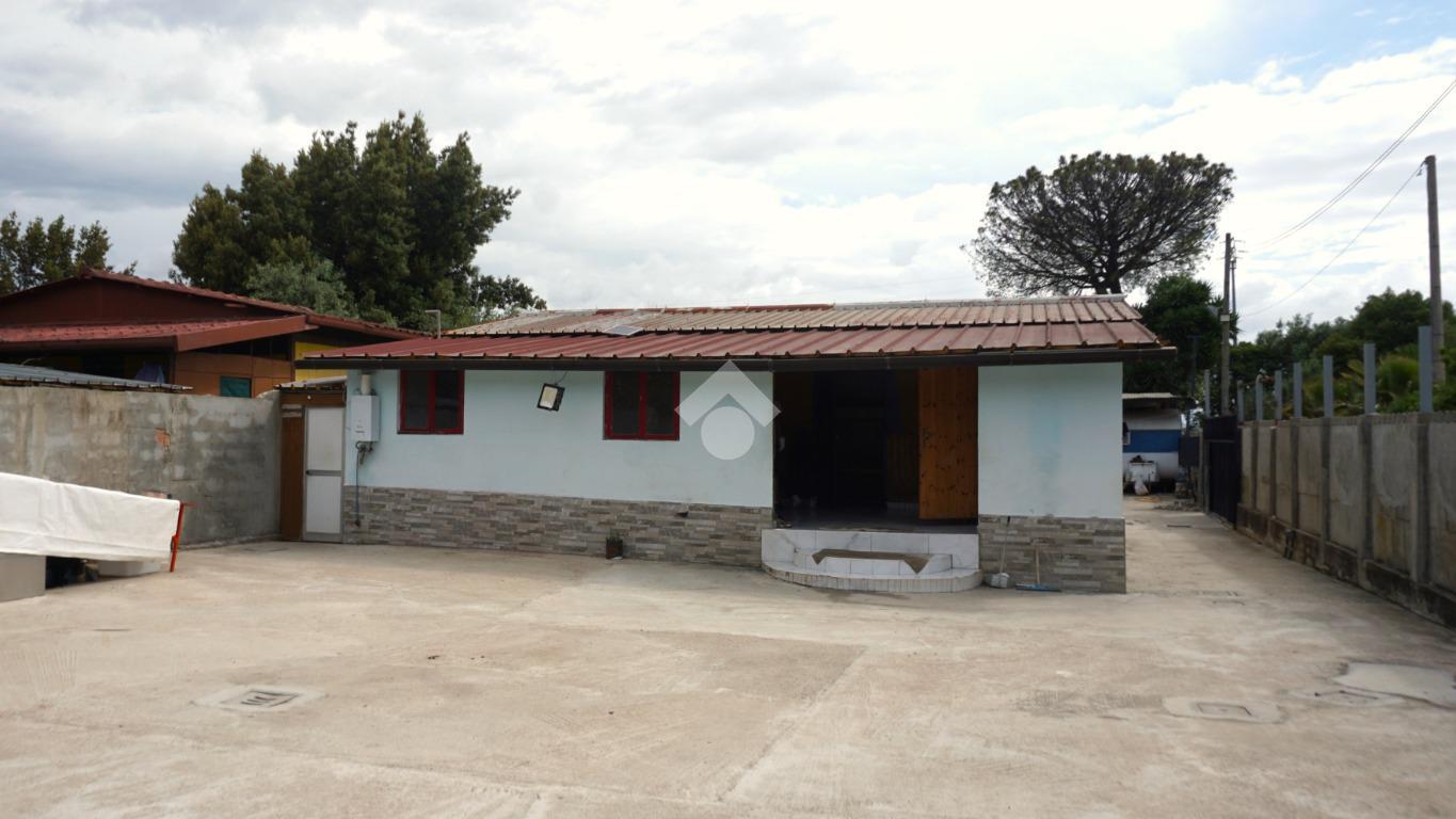 Casa indipendente in Via Campolongo, Eboli